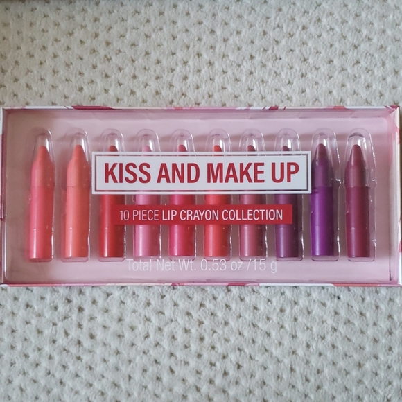 Kiss and make up 10 piece lip crayon collection - Picture 1 of 3